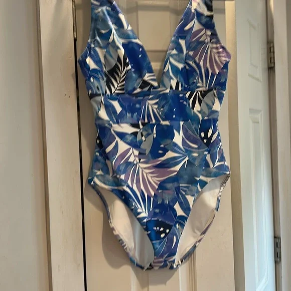 NWT Tommy Bahama Palm Modern Palma Mare Navy V-Neck One-Piece Swimsuit Size 16 - Picture 4 of 6